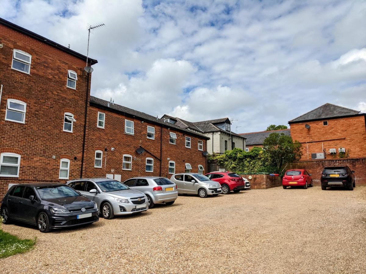 Saffron Court By Wycombe Apartments - Apt 06 Χάι Ουίκαμ Εξωτερικό φωτογραφία